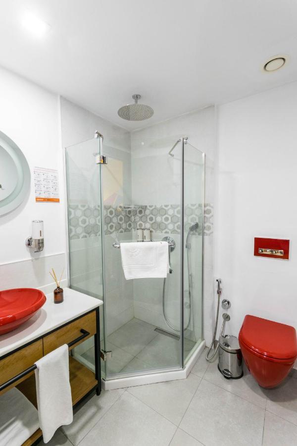 טביליסי Hotel Adora מראה חיצוני תמונה