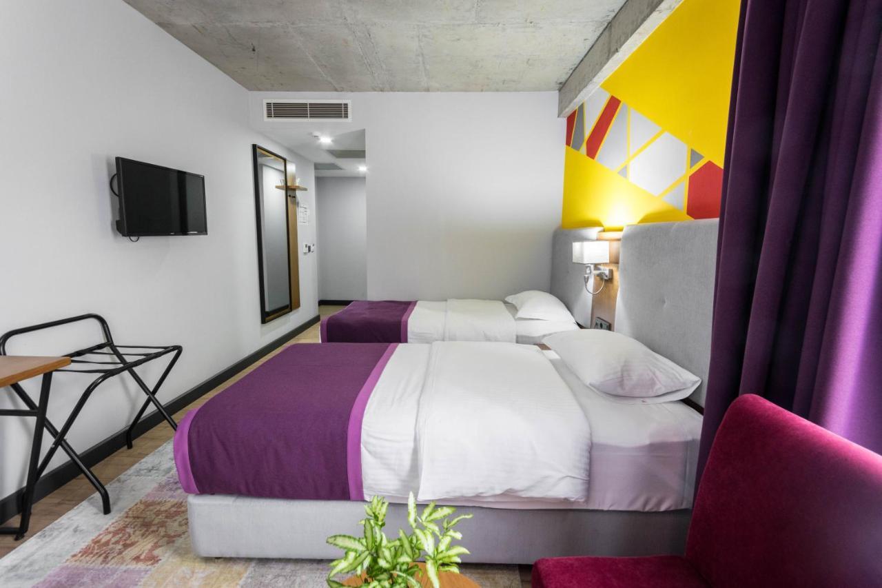 טביליסי Hotel Adora מראה חיצוני תמונה