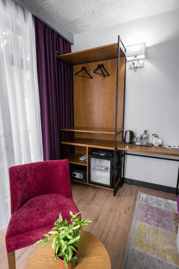 טביליסי Hotel Adora מראה חיצוני תמונה