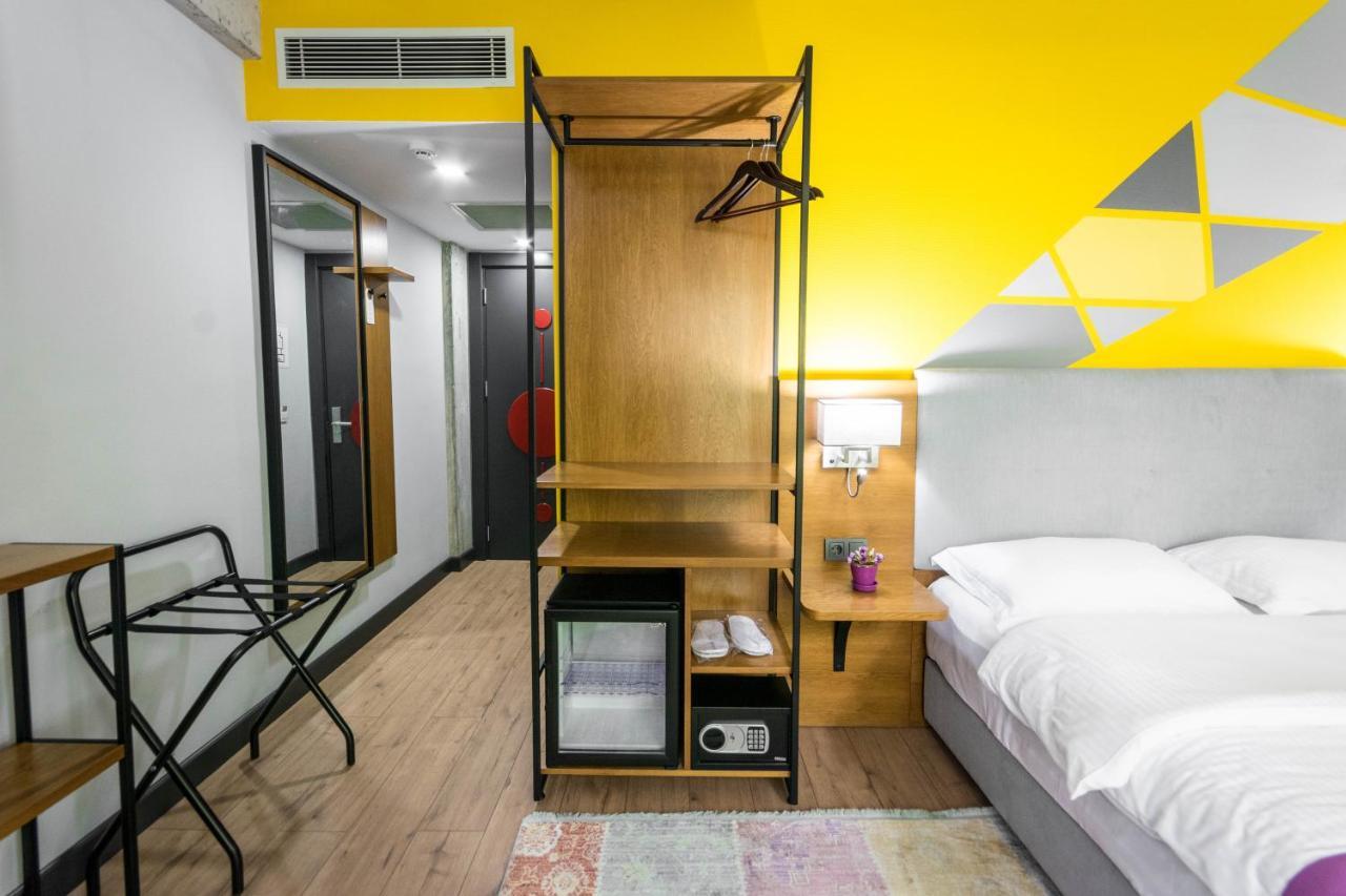 טביליסי Hotel Adora מראה חיצוני תמונה