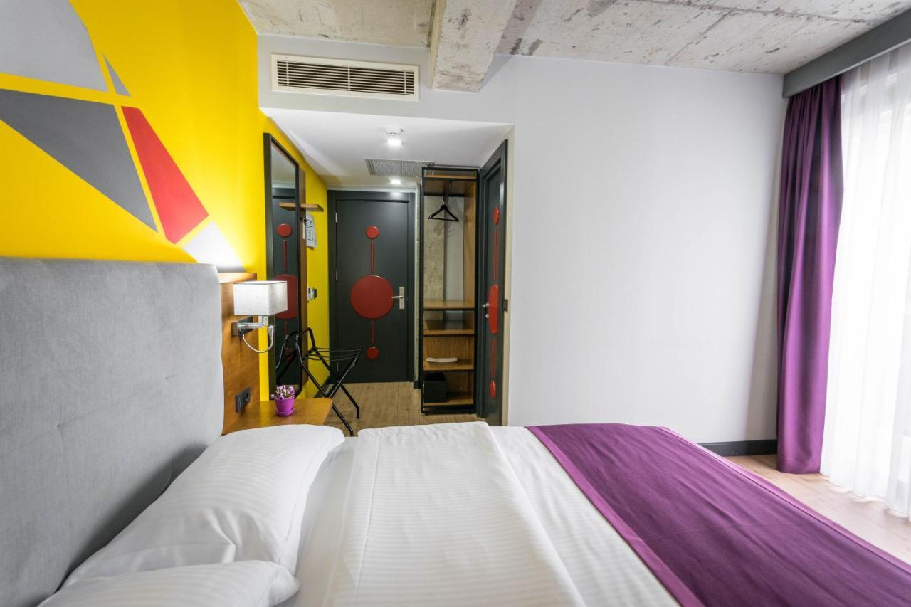 טביליסי Hotel Adora מראה חיצוני תמונה