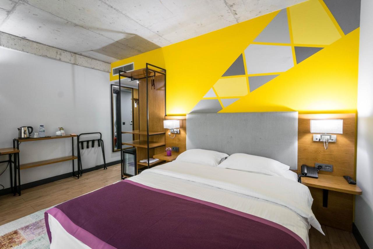 טביליסי Hotel Adora מראה חיצוני תמונה