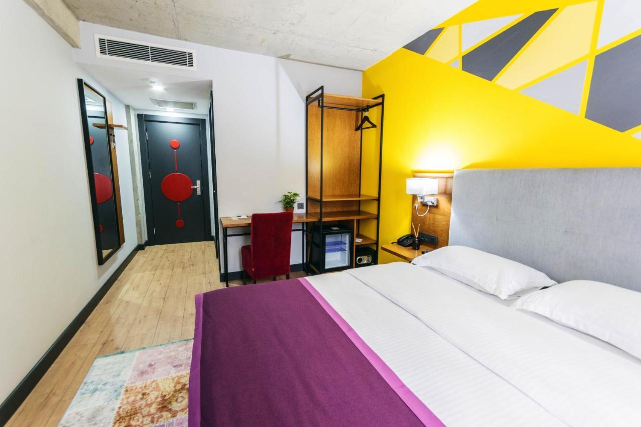 טביליסי Hotel Adora מראה חיצוני תמונה