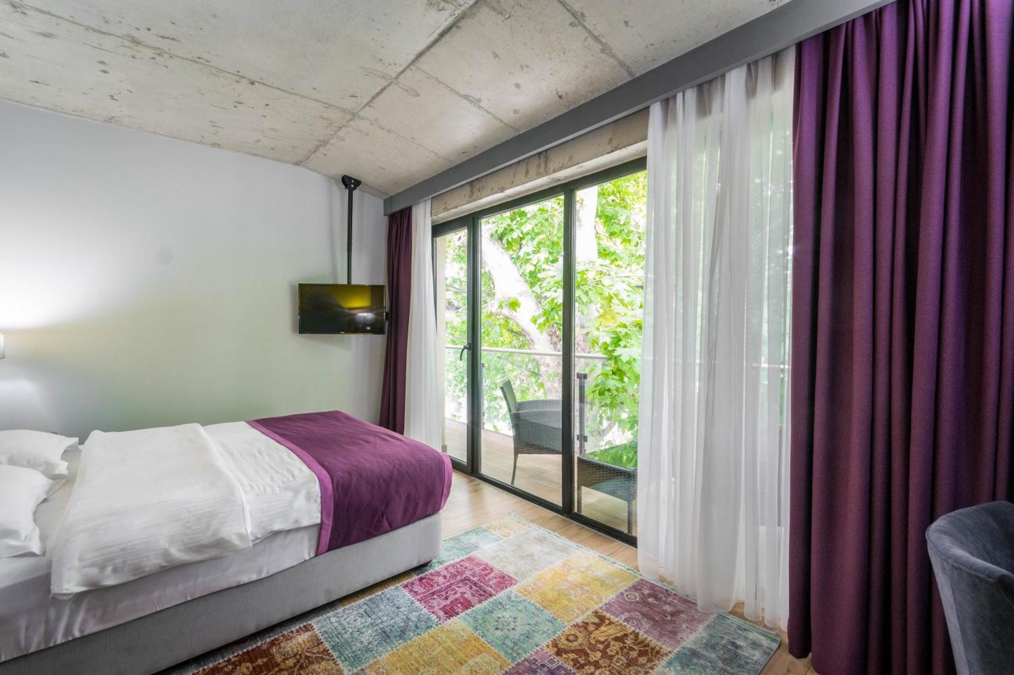 טביליסי Hotel Adora מראה חיצוני תמונה