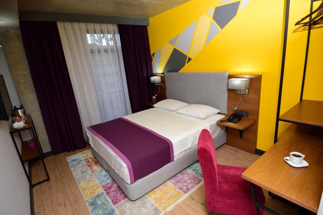 טביליסי Hotel Adora מראה חיצוני תמונה